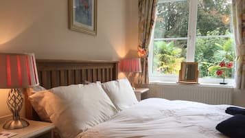 3 bedrooms, iron/ironing board, travel crib, free WiFi