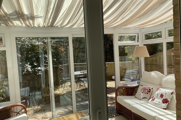 Smart-TV, DVD-Player, BĂŒcher