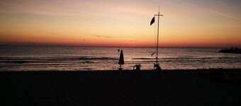 Huoneisto merinäköalalla 100 m rannalta ja 200 m jalankulkualueelta 