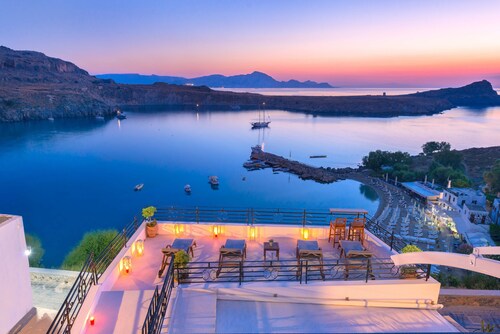 Ylellinen Lindos Shore-Boutique-huvila vuokrattavana juuri Lindosin päärannan yläpuolella !!!