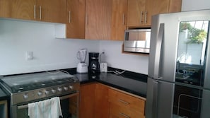Fridge, microwave, oven, stovetop - Casa Mariel (San Luis Potosi)