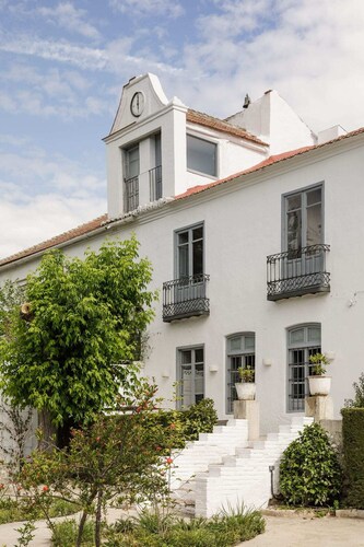 20KM FROM GRANADA Boutique Hotel cataloged with more than 150 years. Reformed