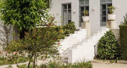 20KM FROM GRANADA Boutique Hotel cataloged with more than 150 years. Reformed