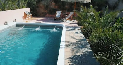 20KM FROM GRANADA Boutique Hotel cataloged with more than 150 years. Reformed