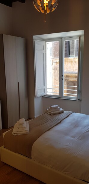 3 habitaciones, internet y ropa de cama