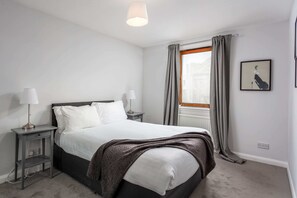 1 chambre, fer et planche à repasser, lit de bébé portatif, Wi-Fi