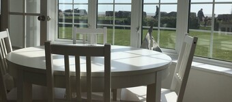 Stunning Beachfront Apartment on Ferring beach