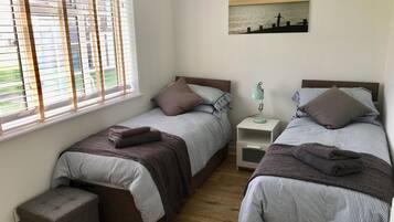 2 slaapkamers, een strijkplank/strijkijzer, wifi, beddengoed