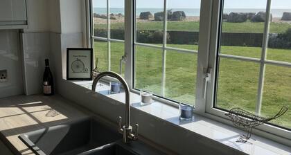 Stunning Beachfront Apartment on Ferring beach