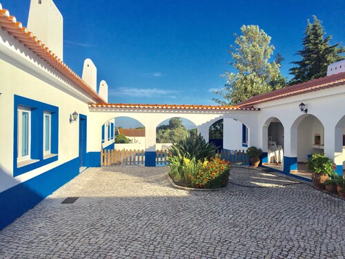  Coruche - Country house with pool, garden and barbecue. Quiet area