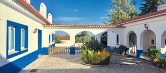  Coruche - Country house with pool, garden and barbecue. Quiet area