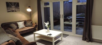 4 Bedroom Farnborough Airport Accommodation
