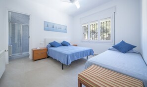 7 habitaciones, caja de seguridad en la habitación y escritorio 