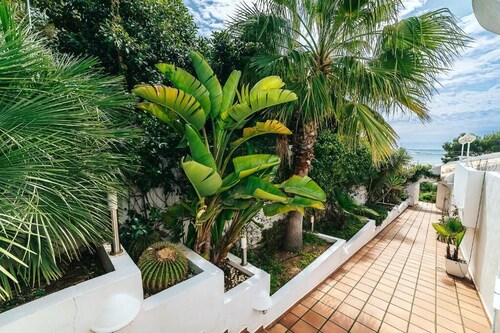 Beautiful   front of the Mediterranean Sea spectacular 2 minutes from the beach!