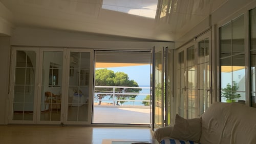 Beautiful   front of the Mediterranean Sea spectacular 2 minutes from the beach!