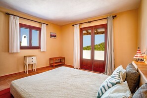 Room - CAN JON Family home with a pool and barbecue, 1.8 km from Cala Vadella Beach (Sant Josep de Sa Talaia)