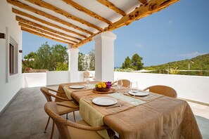 Outdoor dining - CAN JON Family home with a pool and barbecue, 1.8 km from Cala Vadella Beach (Sant Josep de Sa Talaia)