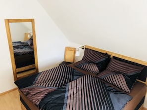 1 chambre, fer et planche à repasser, accès au Wi-Fi (inclus)