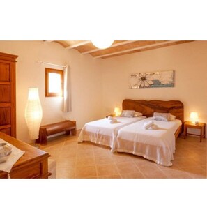 2 dormitorios, caja fuerte, tabla de planchar con plancha y wifi gratis