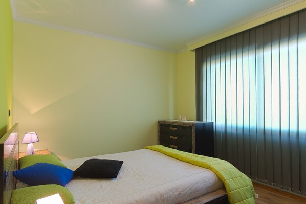 2 bedrooms, iron/ironing board, free WiFi, bed sheets - Casa do Serrado, homely feeling (ponta do sol)
