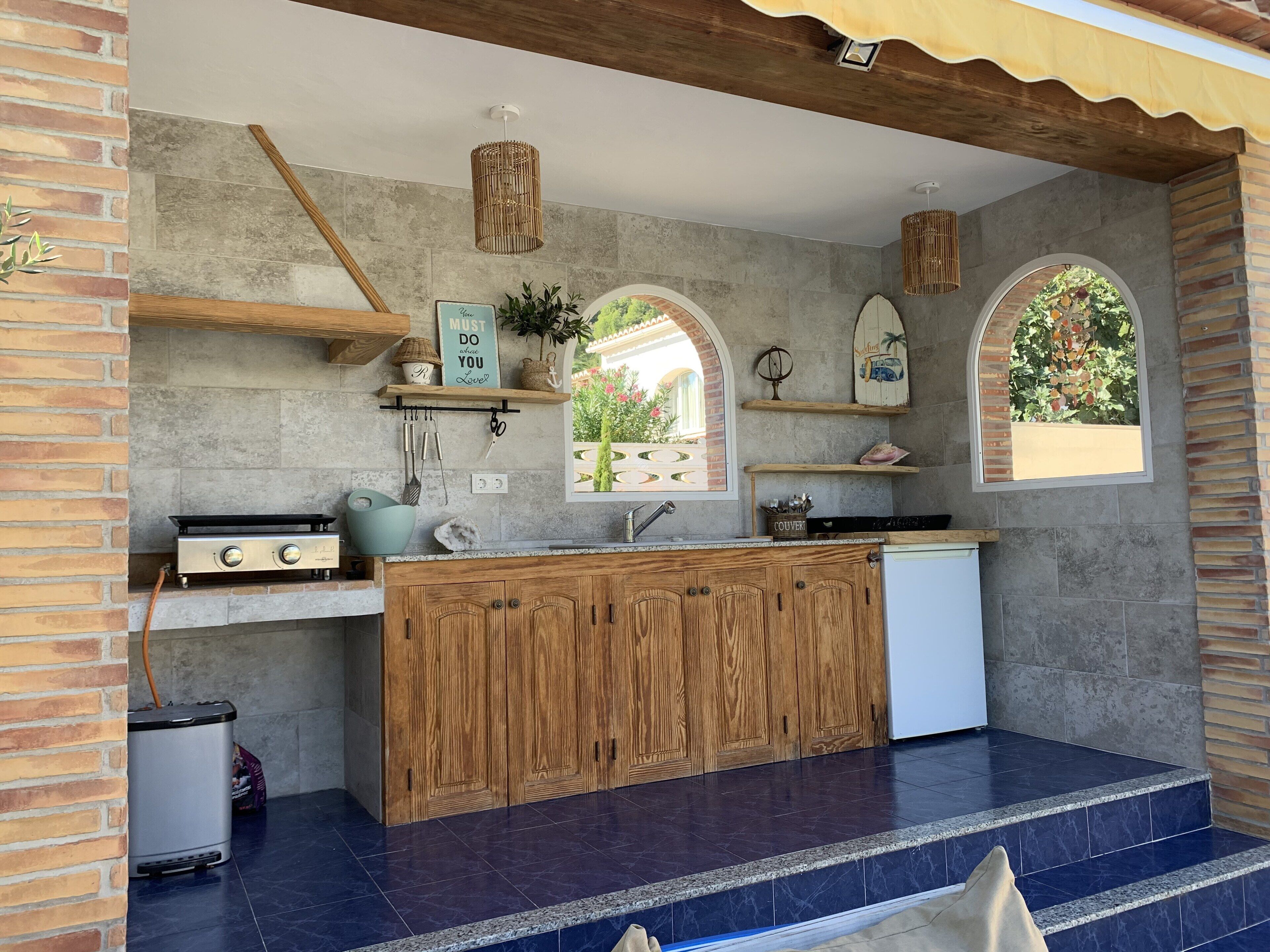 雪櫃、微波爐、焗爐、爐具