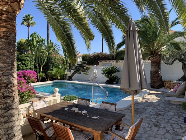 Piscine extérieure, piscine chauffée