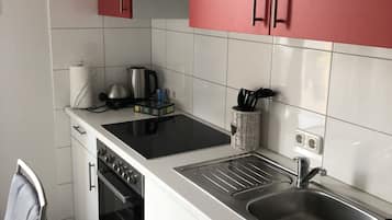 Frigorífic, microones, forn i placa de cuina