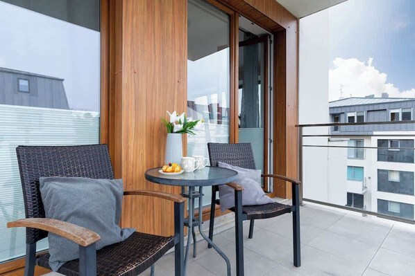 Outdoor dining - Pegaz 30 | Świnoujście | Subtle Grey Apartment | Balcony (Swinoujscie)