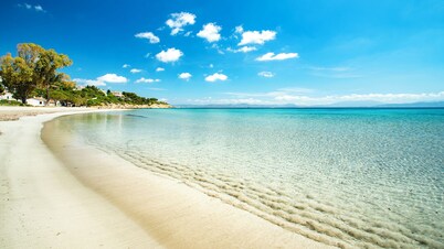 9-bed Sardinian villa – Scenic island escape for families & adventurers alike