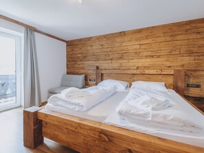 1 Schlafzimmer, Reisekinderbett, kostenloses WLAN, Bettwäsche
