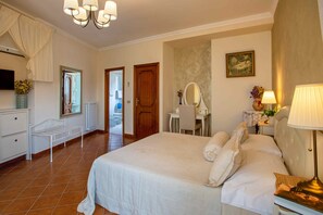 3 chambres, lit parapluie, Wi-Fi, draps fournis