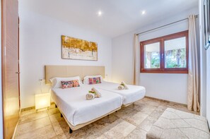 3 bedrooms, in-room safe, iron/ironing board, free WiFi - Finca Son Manyo 223 with pool in Mallorca (Sa Pobla)