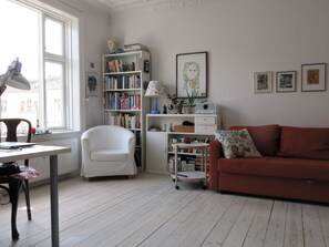 TV, DVD player, stereo - City Apartment in Copenhagen with 1 bedrooms sleeps 4 (Copenhagen)