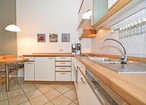 Kühlschrank, Ofen, Herdplatte, Geschirrspüler