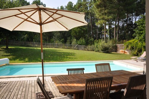 Villa Atlantique Coloniale: For 10P, heated 10m pool, 450m to the beach