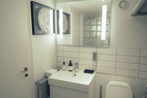 Een douche, een haardroger