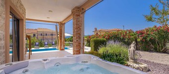 Villa NATHALIE with private pool, jacuzzi and outdoor sauna