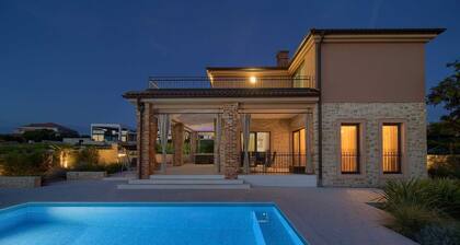 Villa NATHALIE avec piscine privée, jacuzzi et sauna extérieur