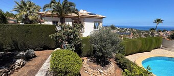 Comfortabele vakantievilla, uitzicht op zee, privézwembad,  internet