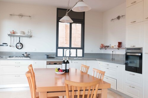 Gorgeous Apartment for family and groups- Jaffa TLV