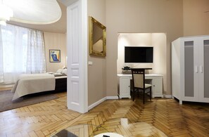 2 habitaciones, tabla de planchar con plancha y acceso a internet