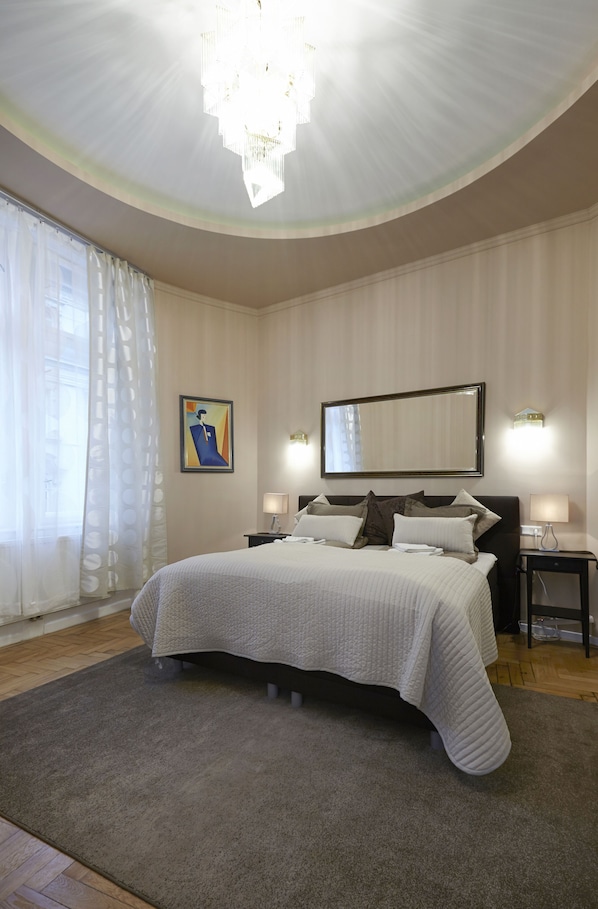 2 bedrooms, iron/ironing board, Internet, bed sheets