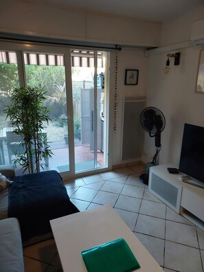Smart TV, stereo