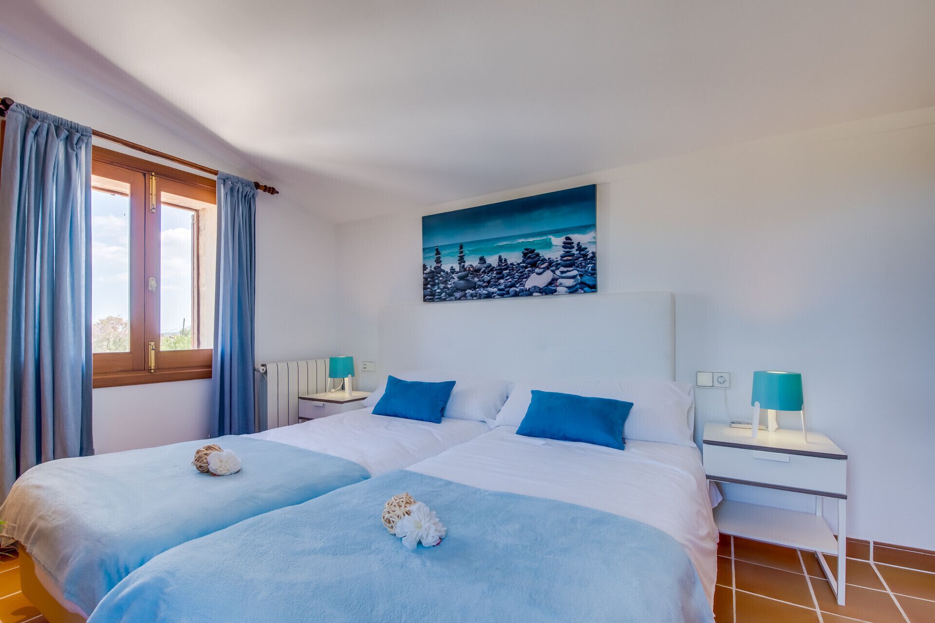 3 室のベッドルーム、アイロン / アイロン台、WiFi (無料)、ベッドシーツ