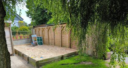 Mukava loma-asunto lähellä Schleswigia vis-a-vis UNESCO: n maailmanperintökohteessa Haithabu