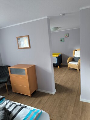 4 Schlafzimmer, Bügeleisen/Bügelbrett, Reisekinderbett, kostenloses WLAN