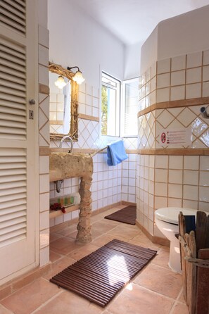 Shower, hair dryer, towels - Fantastically beautiful house with a view of Ibiza (Es Pujols)