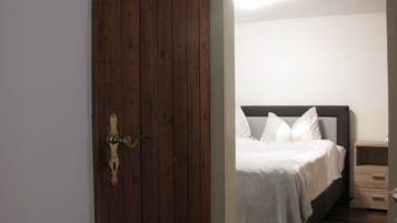 2 Schlafzimmer, Zimmersafe, Bügeleisen/Bügelbrett, kostenloses WLAN