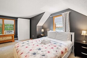 3 habitaciones, tabla de planchar con plancha, wifi y ropa de cama 