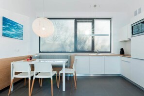 Dining - Apartamenty Laguna Boulevard Ustronie Morskie | Prestige Apartment with Sea View, Parking and Air Conditioning (Ustronie Morskie)